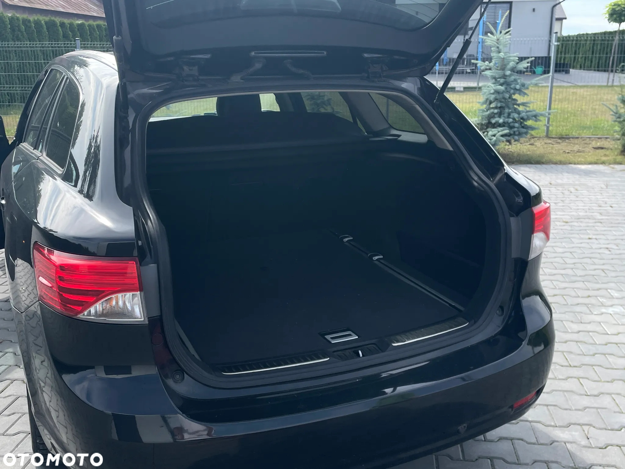 Toyota Avensis 2.2 D-4D Prestige - 8