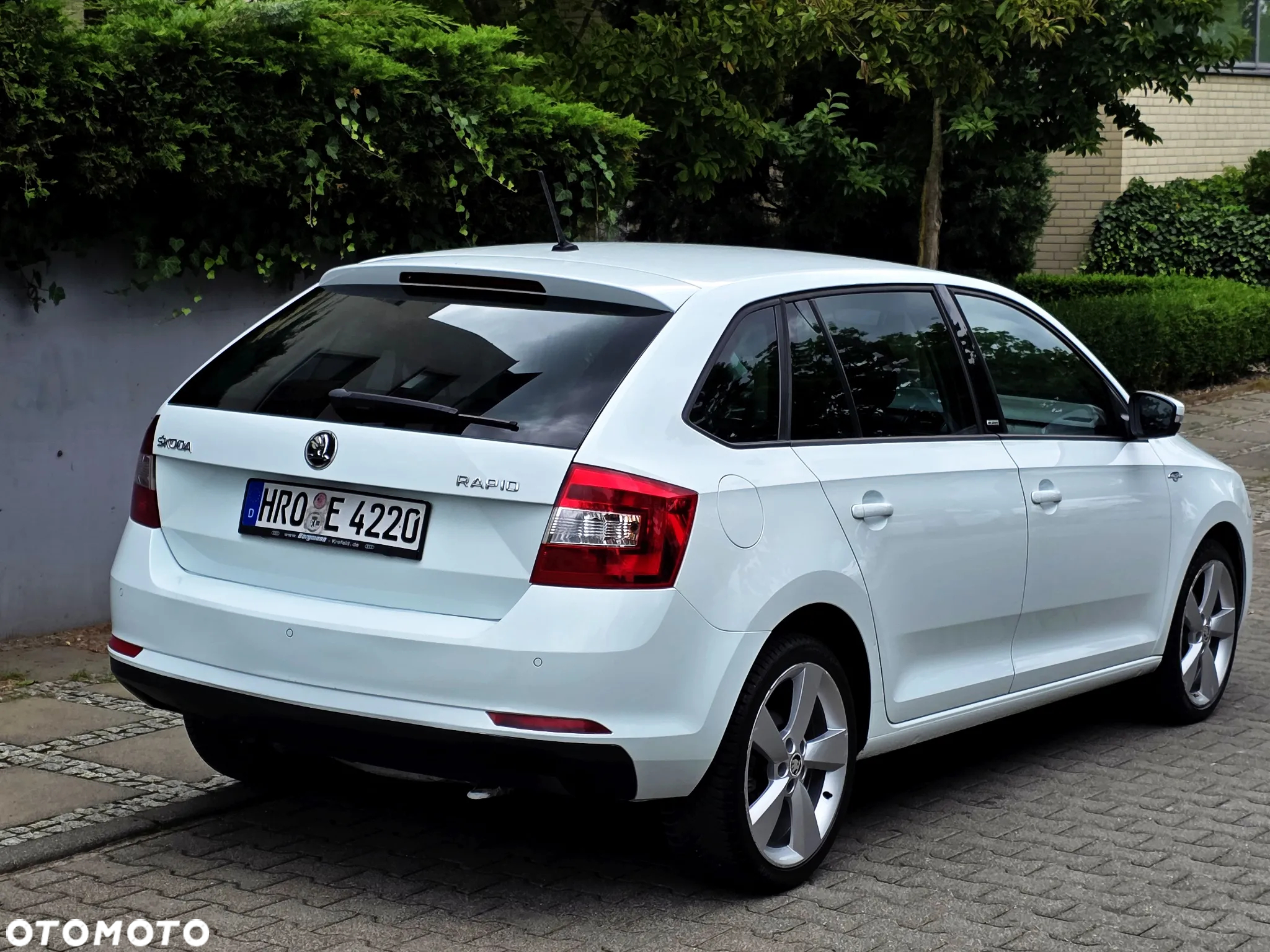 Skoda RAPID Spb 1.4 TDI DPF Emotion Plus - 4