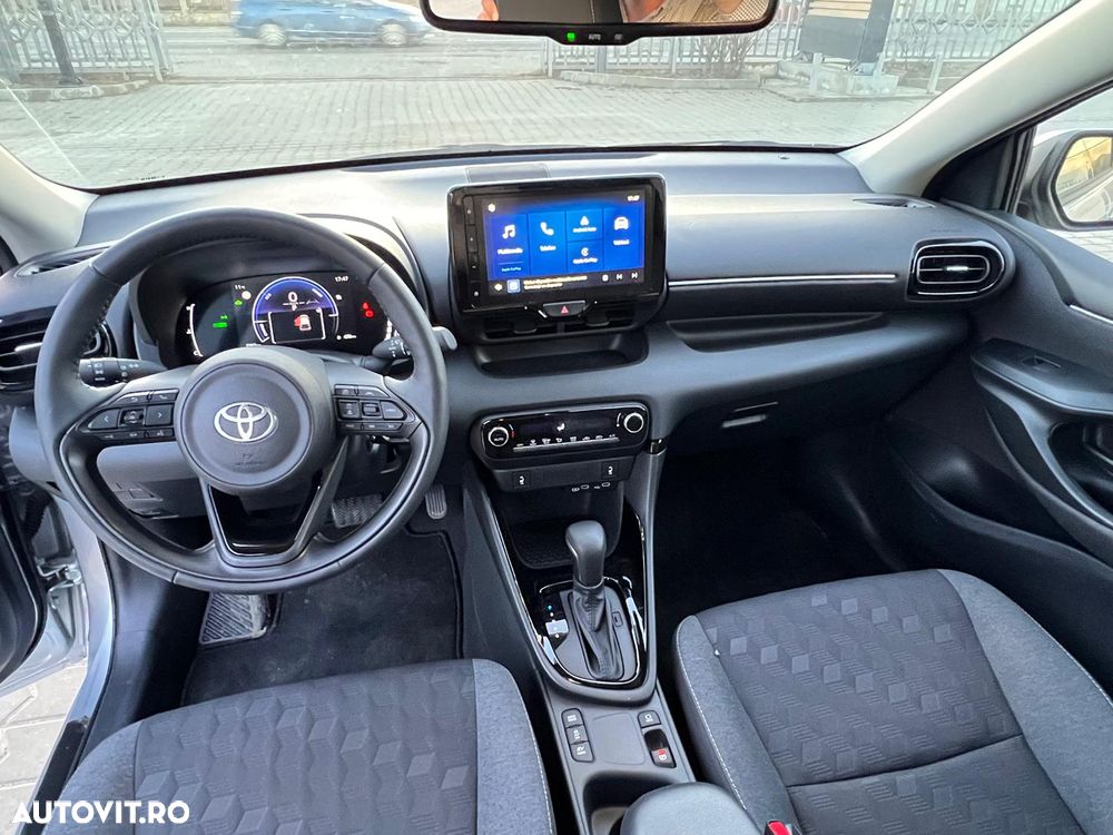 Toyota Yaris 1.5 VVT-i HSD Active - 12