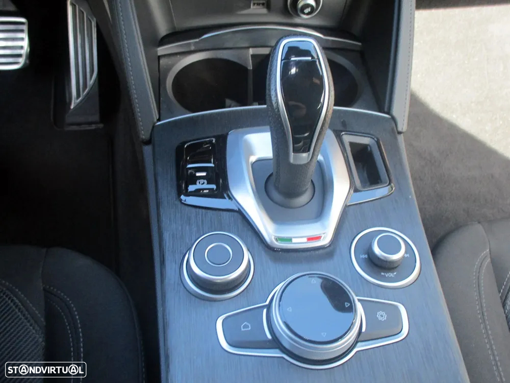 Alfa Romeo Stelvio 2.2 D Super AT8 - 30