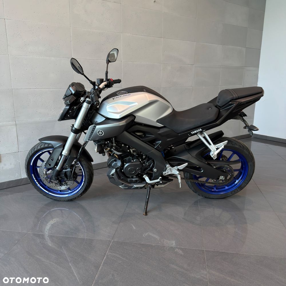 Yamaha MT - 12
