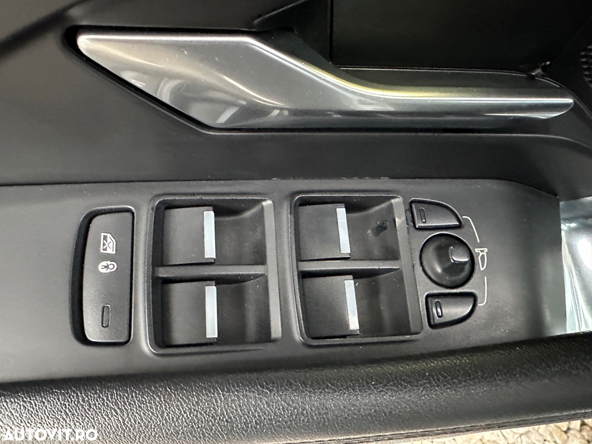 Jaguar E-Pace D165 AWD R-Dynamic - 19
