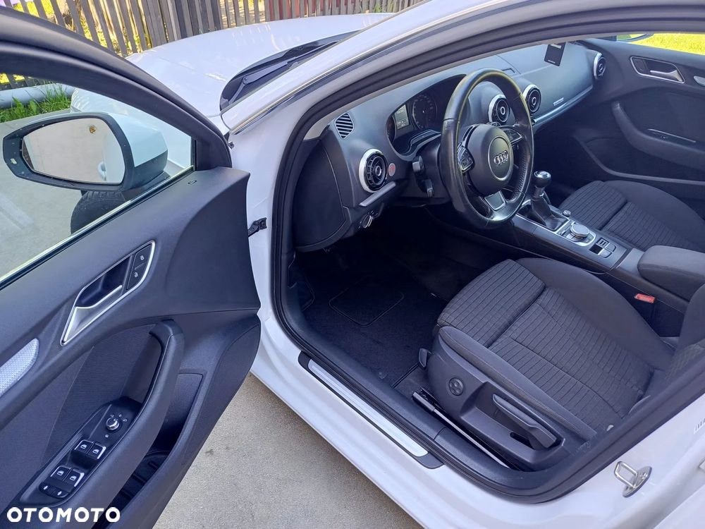 Audi A3 Sportback 2.0 TDI (clean diesel) quattro Attraction - 9