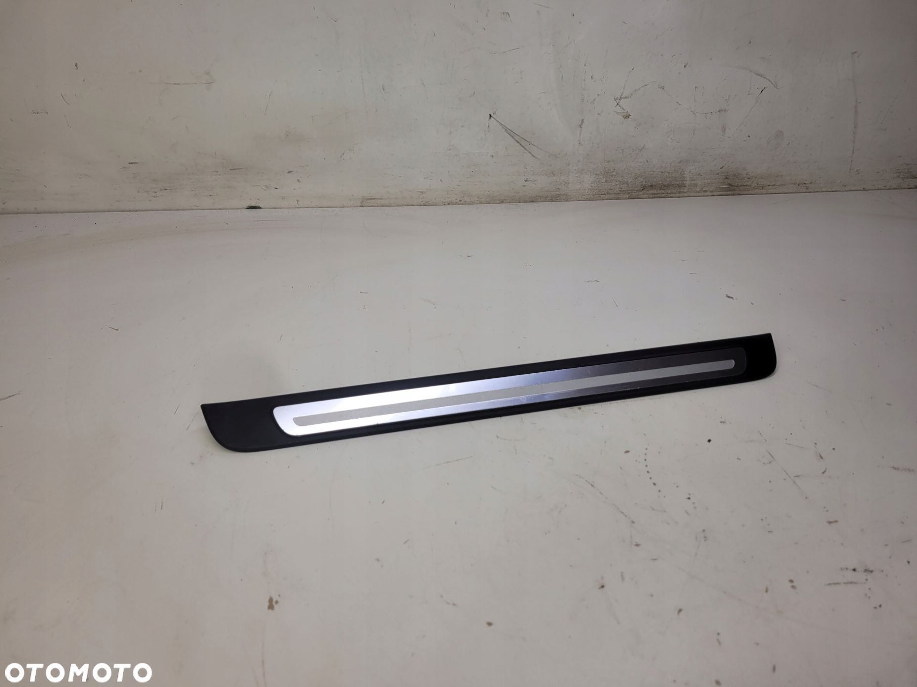 LISTWA PROGOWA PRAWY PRZÓD AUDI A4 B8 8K0853374 - 1