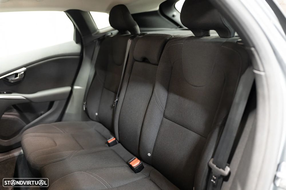 Volvo V40 2.0 D2 Kinetic Geartronic - 34