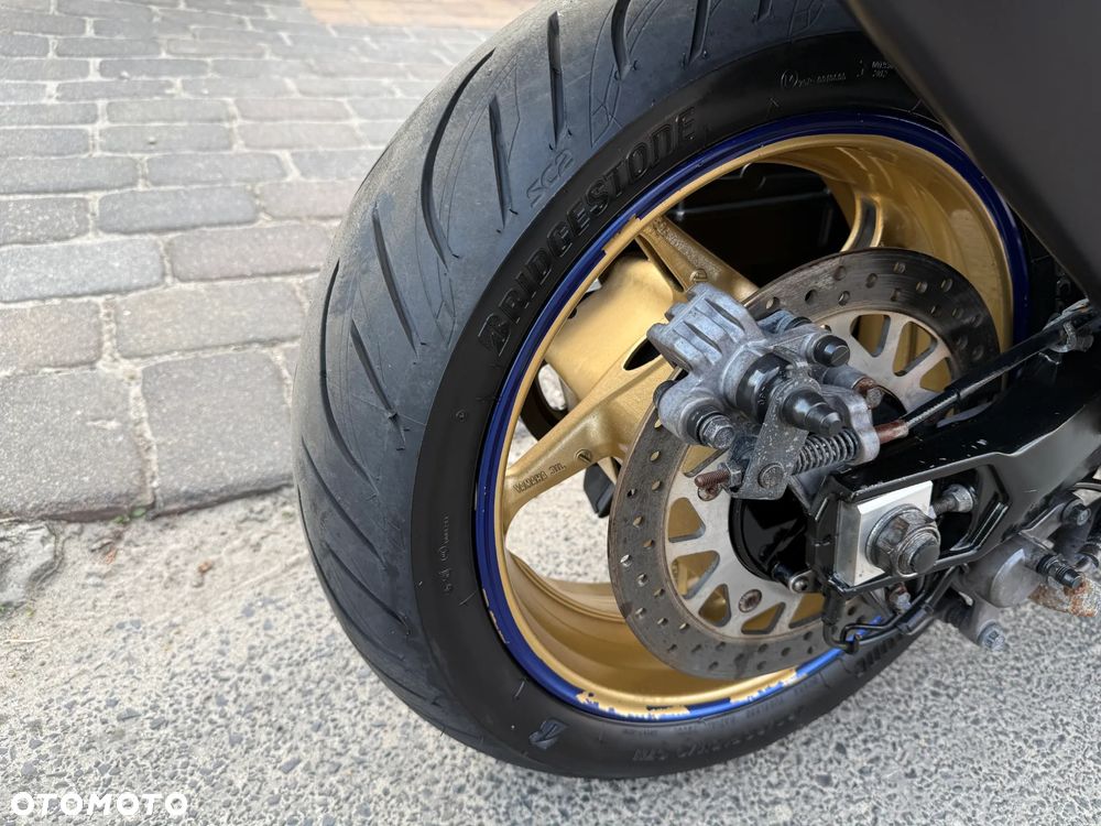 Yamaha Tmax - 15