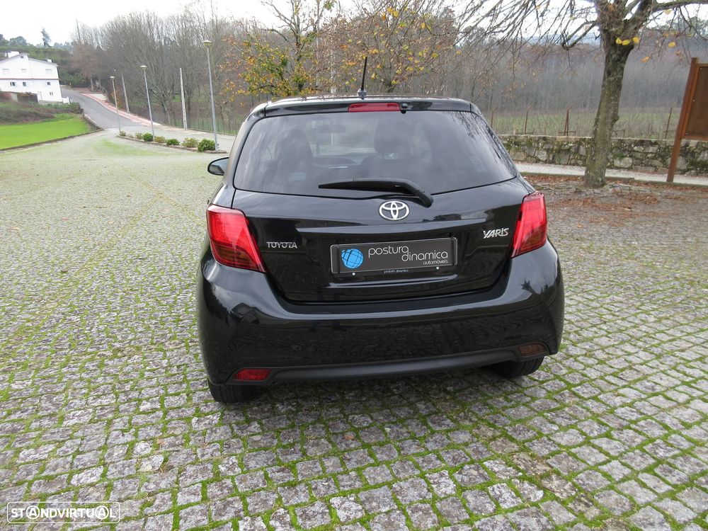 Toyota Yaris 1.4 D-4D Exclusive+P.Techno - 8