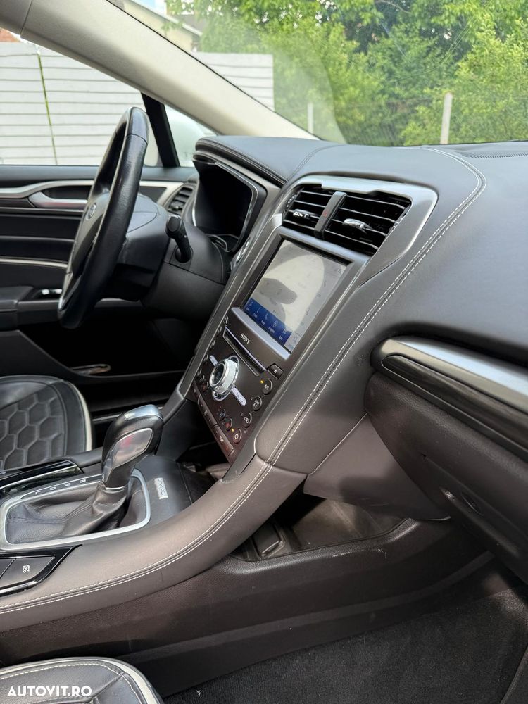 Ford Mondeo 2.0 HEV Vignale - 19