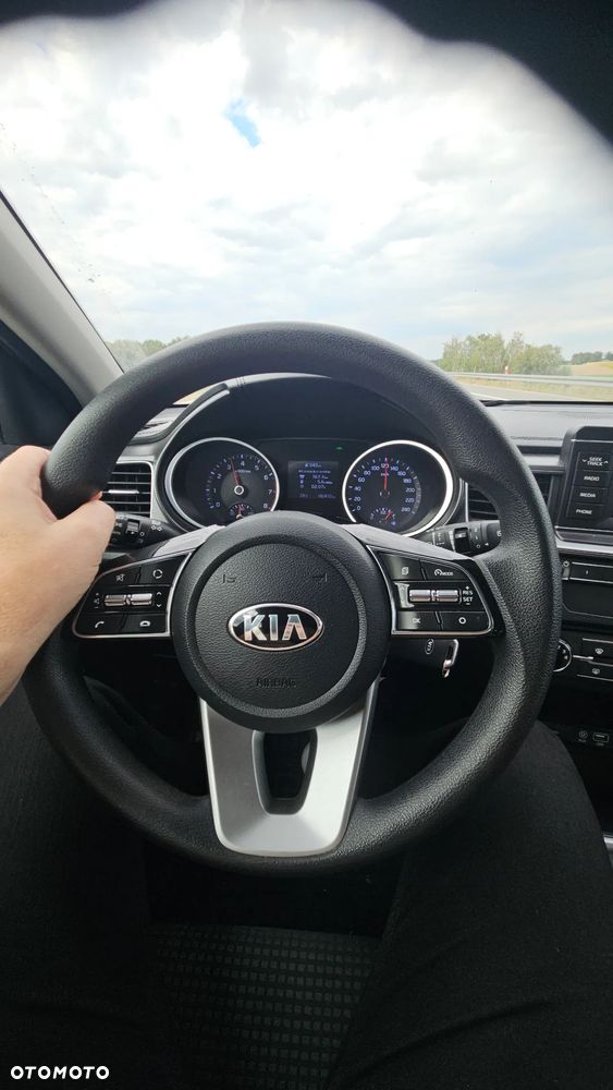 Kia Ceed 1.4 L Business Line - 28