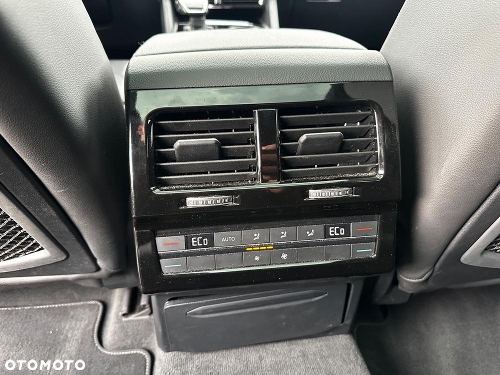 Volkswagen Touareg 3.0 V6 TDI 4Motion R-Line - 15