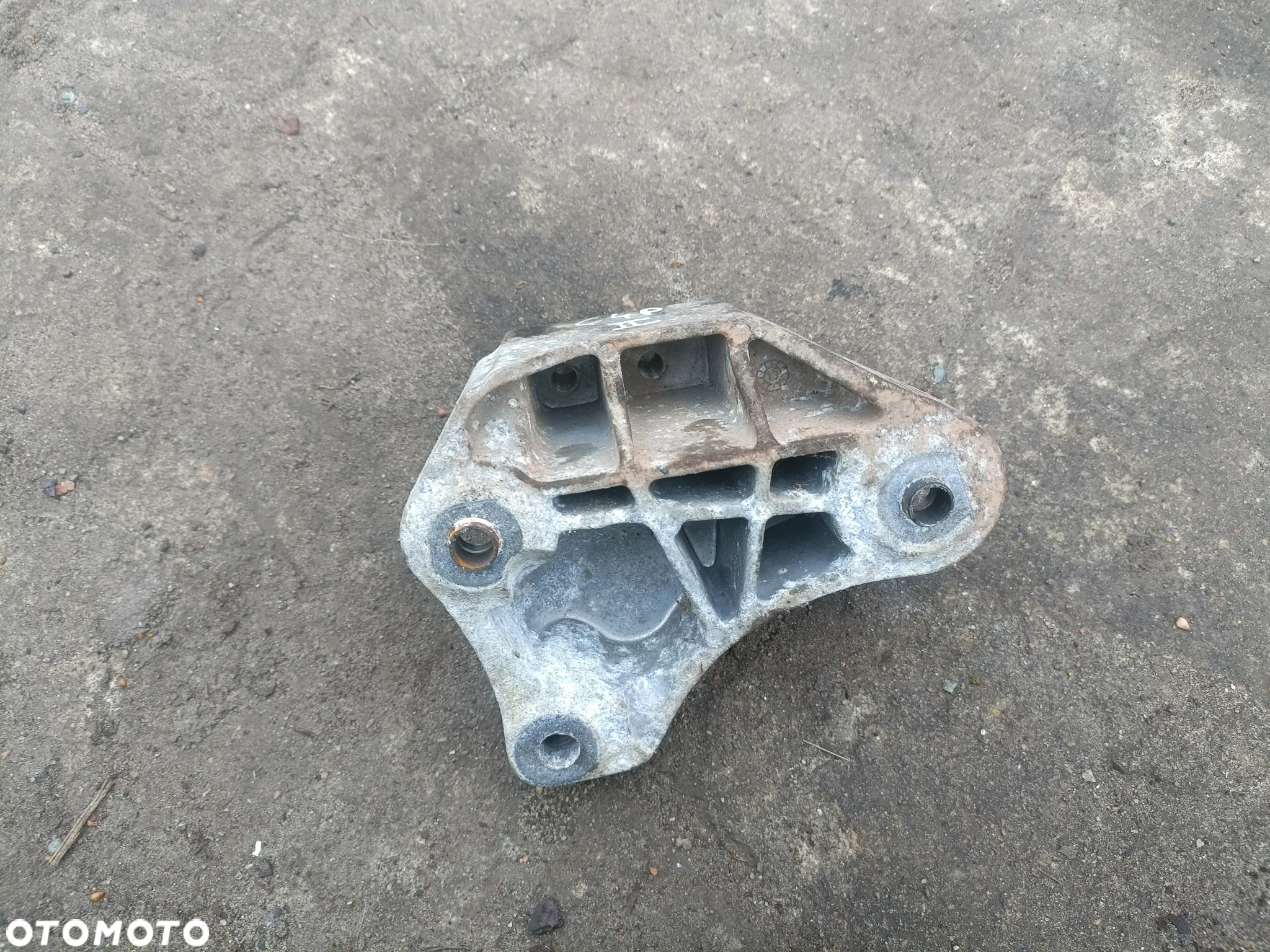 Peugeot Citroen łapa skrzyni 9673772880 - 2