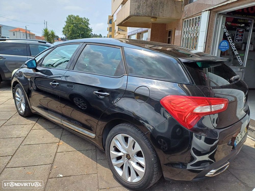 Citroën DS5 2.0 HDi Hy4 So Chic CMP6 102g - 2