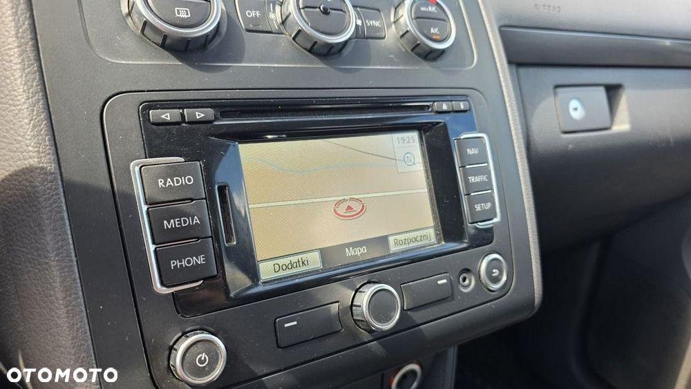 Volkswagen Touran - 14