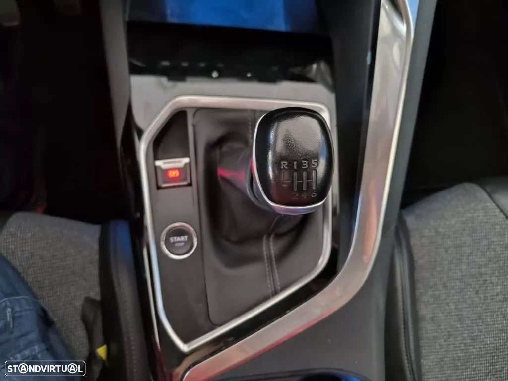 Peugeot 3008 1.2 PureTech Allure - 17