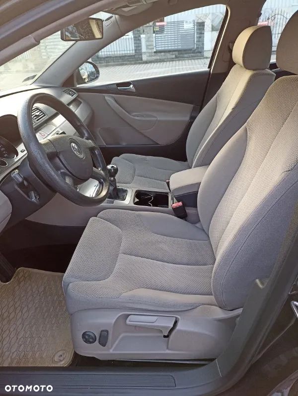 Volkswagen Passat 2.0 TDI Comfortline - 7