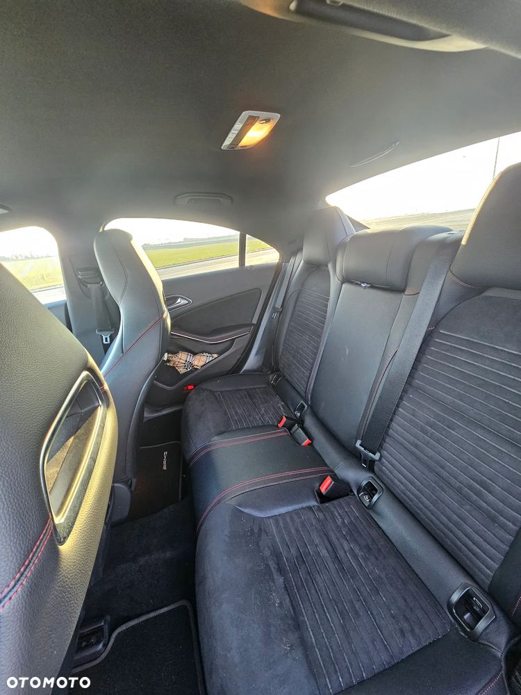 Mercedes-Benz CLA 200 7G-DCT AMG Line - 14