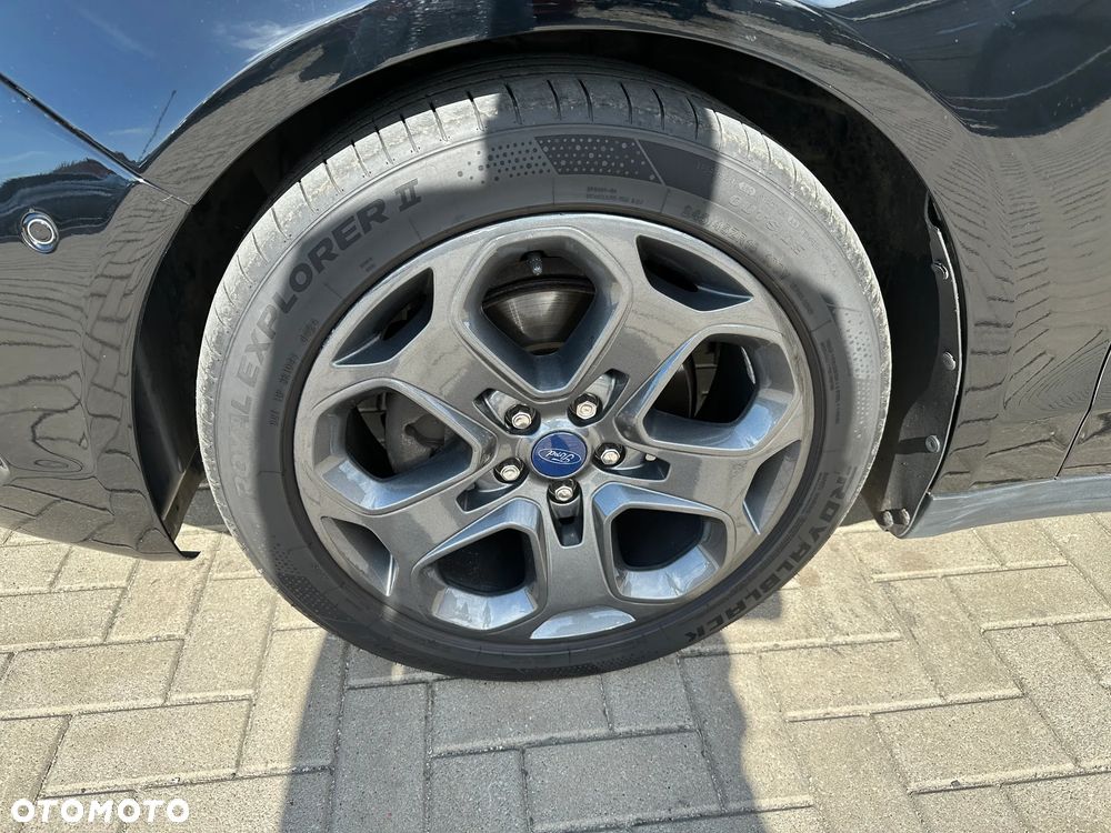 Ford Mondeo - 32