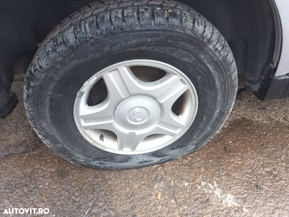 Dezmembrari  Ssangyong KYRON  2005  > 0000 2.0 Xdi 4x4 Motorina - 4