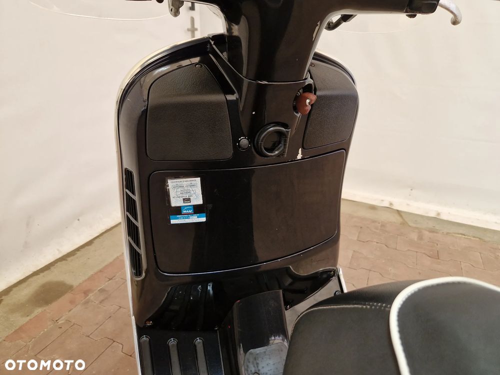 Piaggio Vespa - 26