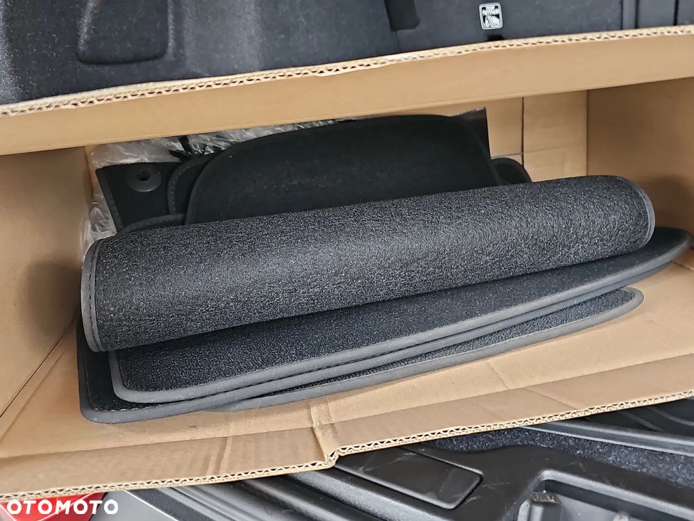 Volvo XC 40 T4 AWD Momentum Pro - 22