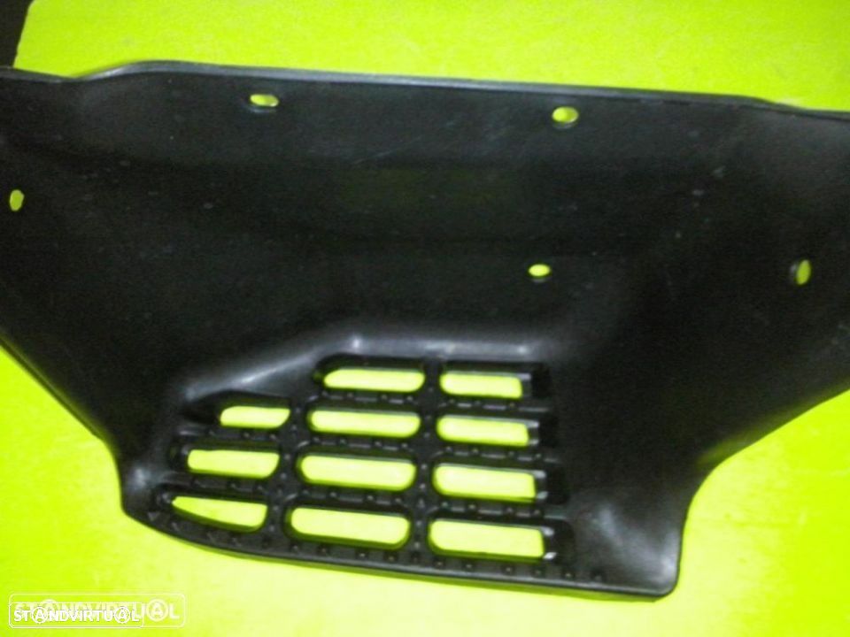 Estribo pousa pés degrau da cabine Toyota Dyna 2002-- (Novos) - 1