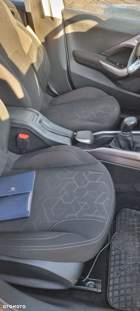 Peugeot 2008 PureTech 82 Access - 12