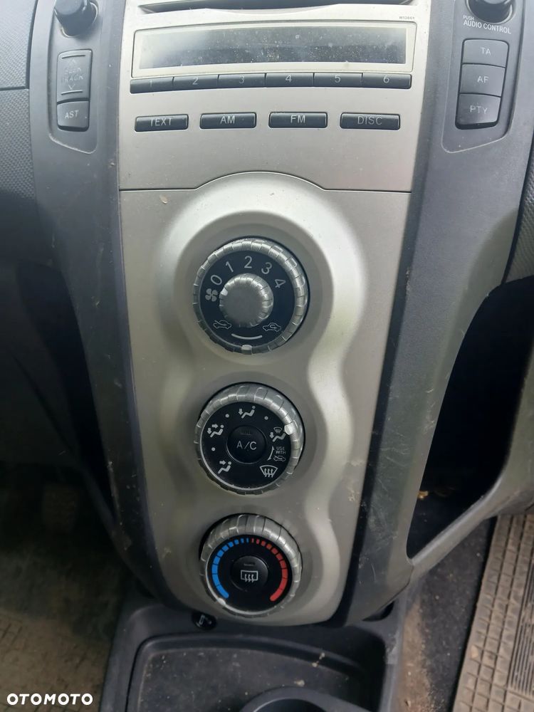 Toyota Yaris 1.0 VVT-i Luna - 6