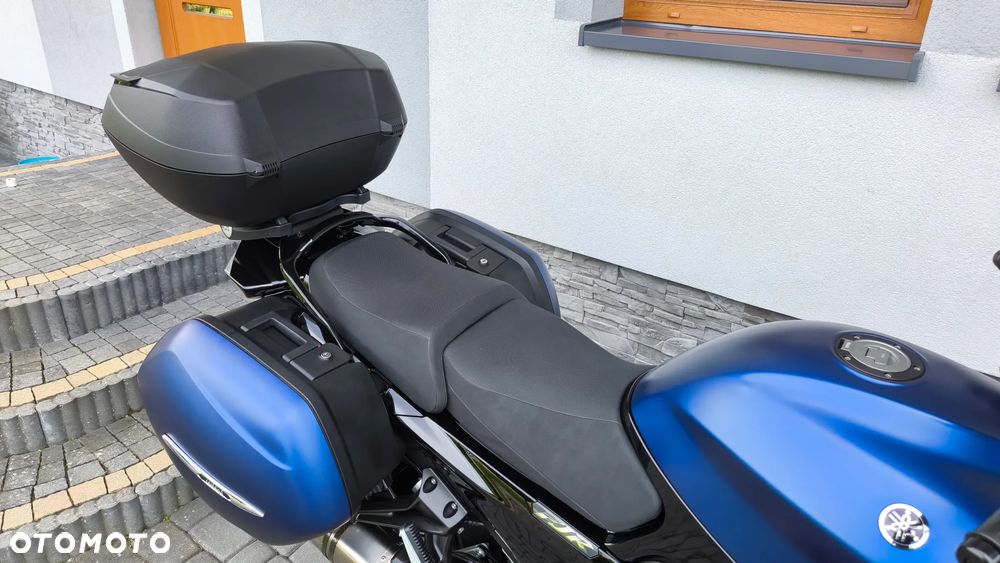 Yamaha FJR - 21
