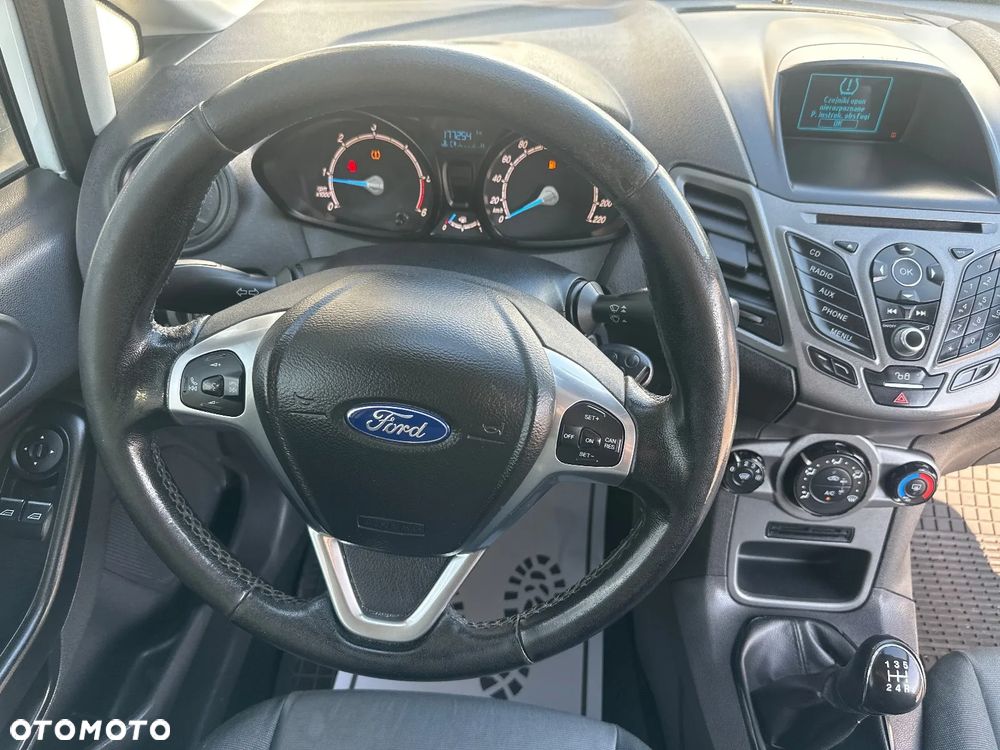 Ford Fiesta 1.5 TDCi SYNC Edition - 24
