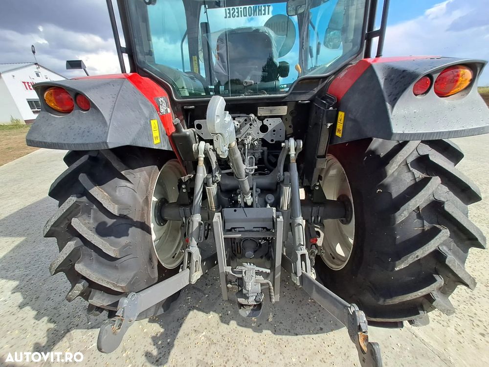Massey Ferguson 5711M - 6