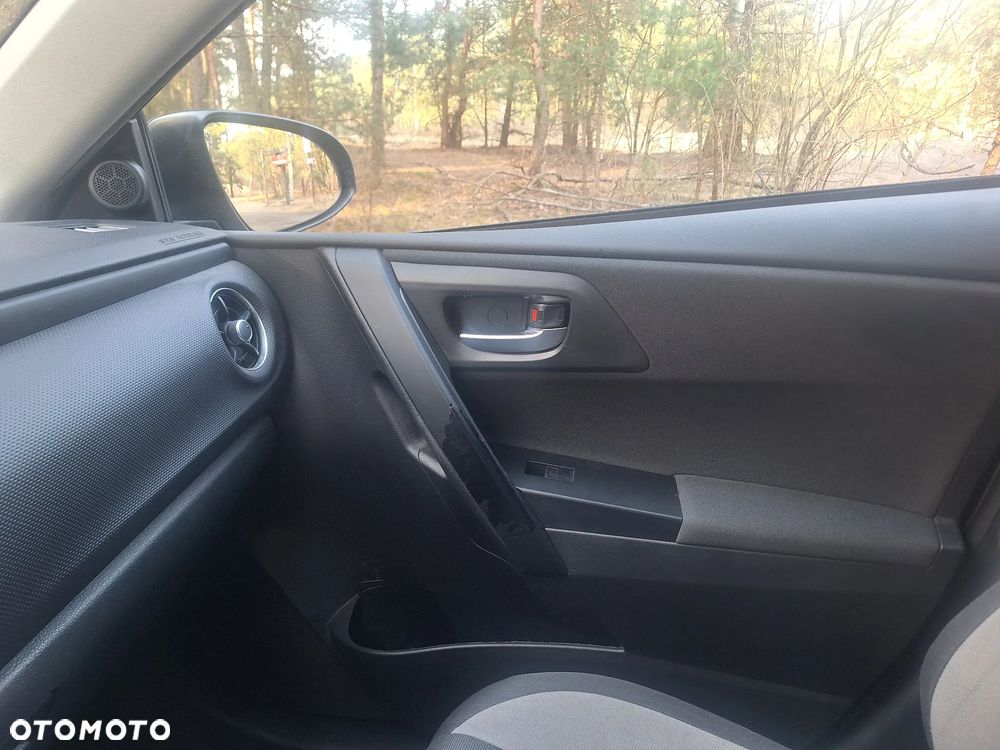 Toyota Auris 1.33 VVT-i Active - 17