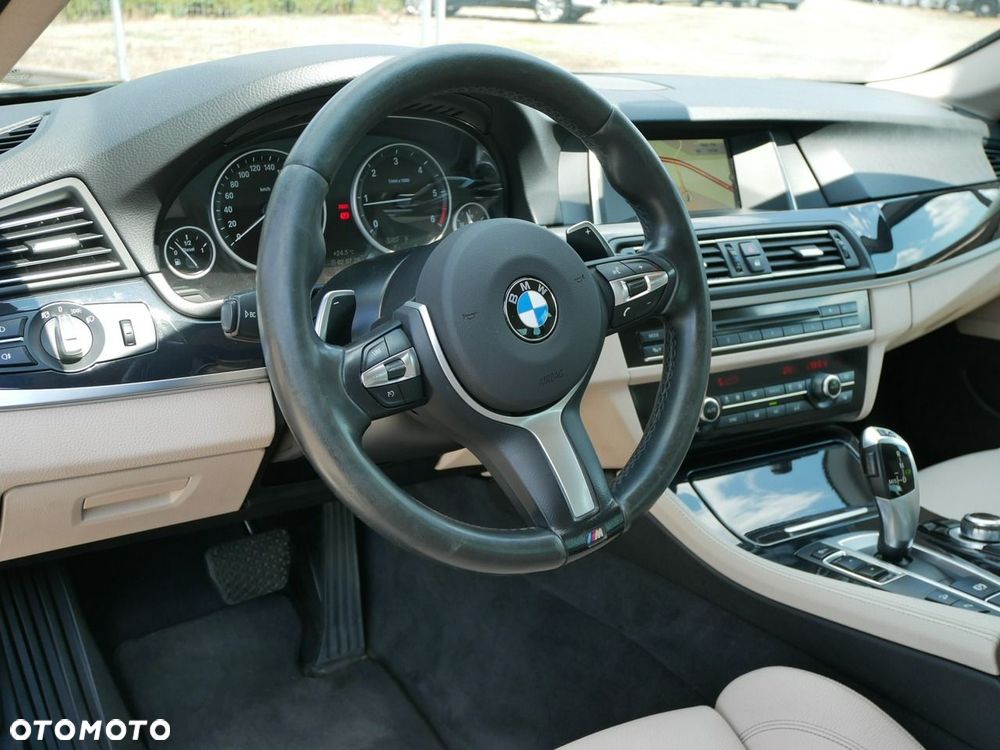 BMW Seria 5 520d xDrive - 16