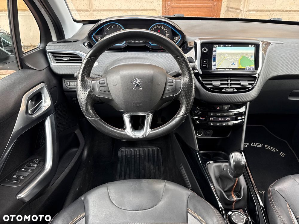 Peugeot 2008 1.2 Pure Tech GPF Crossway S&S - 32