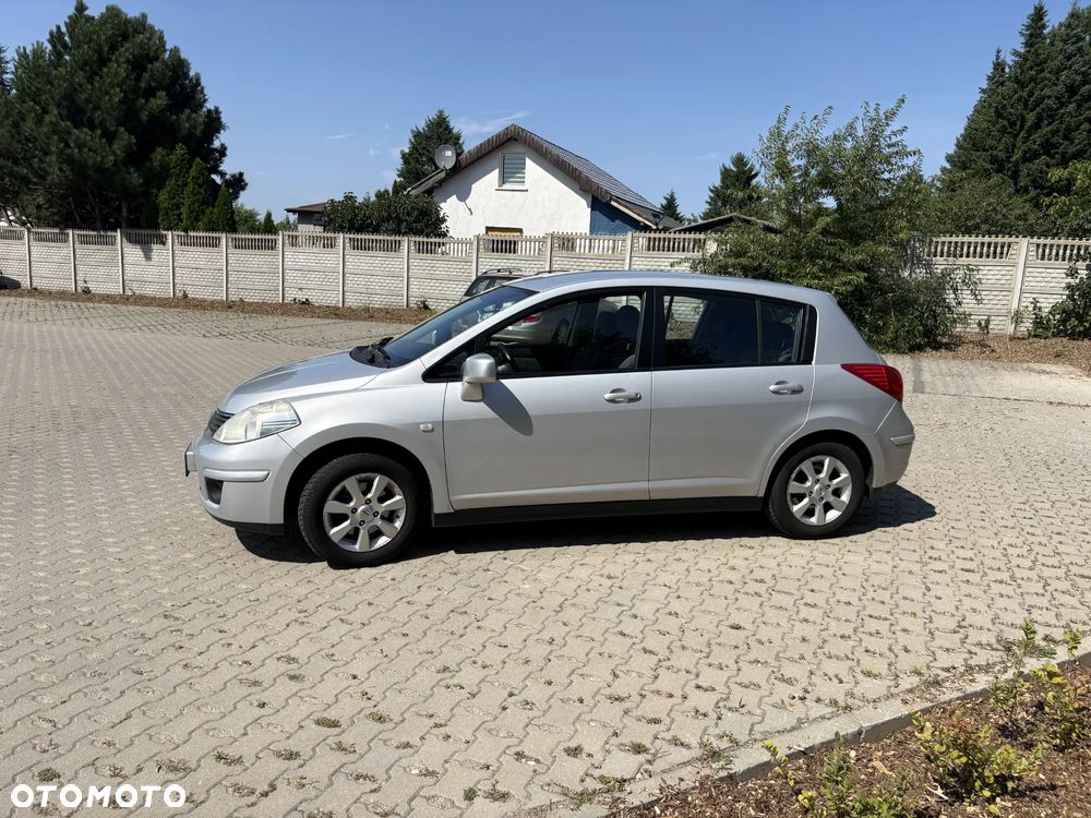Nissan Tiida 1.6 Acenta - 2