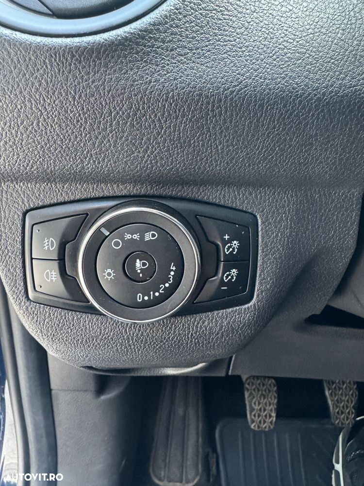 Ford Tourneo Courier 1.5 TDCi S&S Ambiente - 24