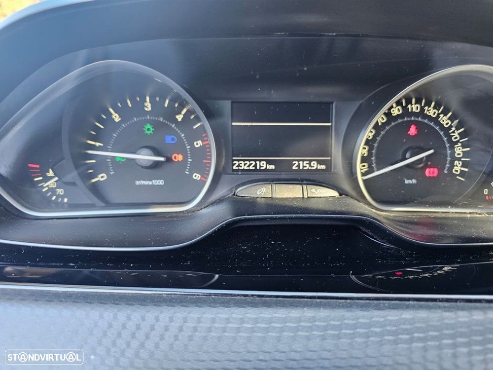 Peugeot 208 1.6 BlueHDi Allure - 11