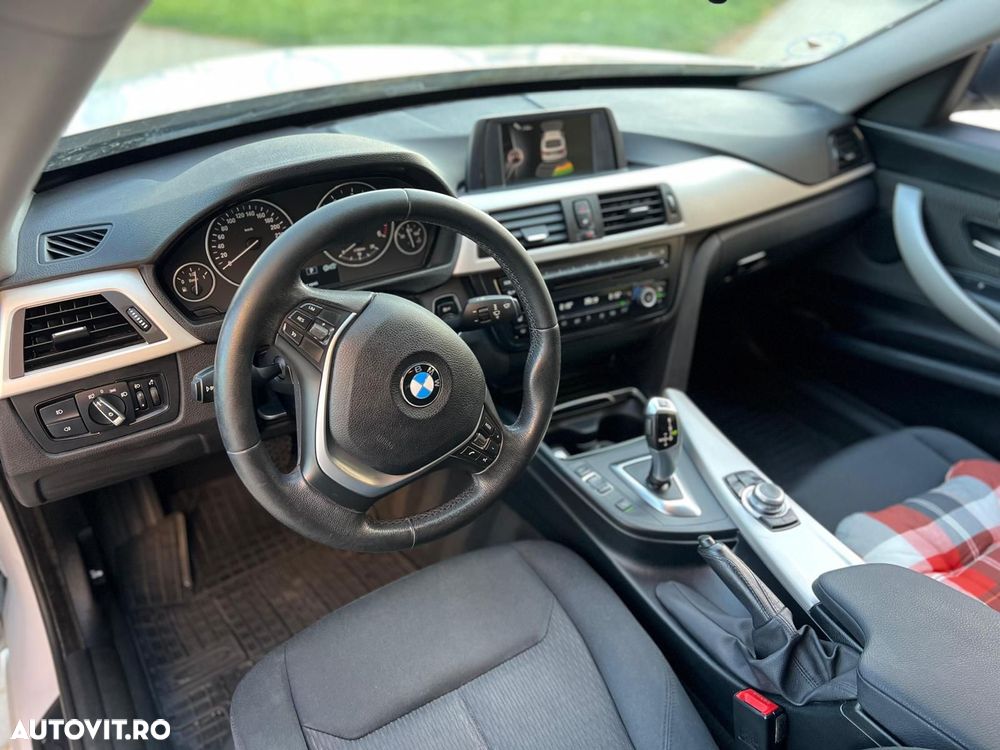 BMW Seria 3 320d Aut. Advantage - 26