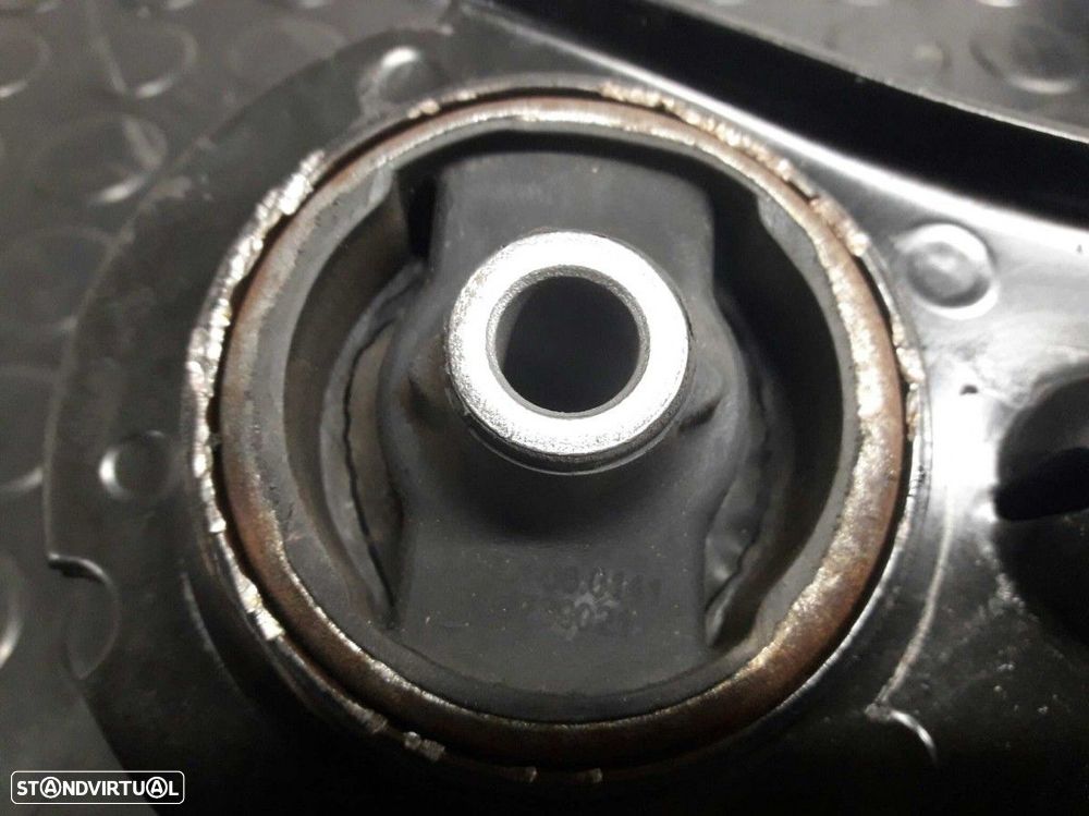 BRAÇO SUSPENSÃO INFERIOR FRENTE DIREITO FORD FOCUS BERLINA (CAP) TREND - 2