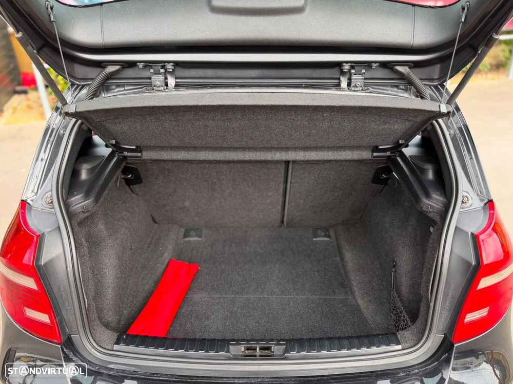 BMW 118 d Pack M - 13