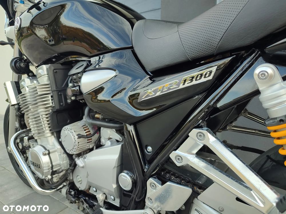 Yamaha XJR - 16
