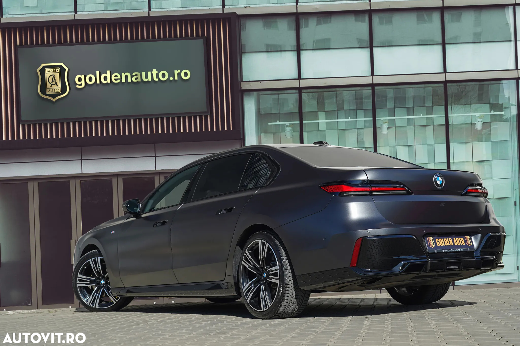 BMW Seria 7 740d xDrive MHEV - 35