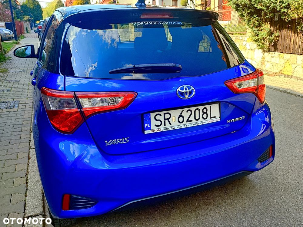 Toyota Yaris Hybrid 100 Selection Platinum - 10