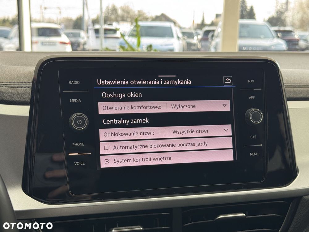 Volkswagen T-Roc - 32