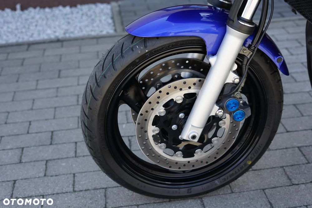 Yamaha FZS - 33