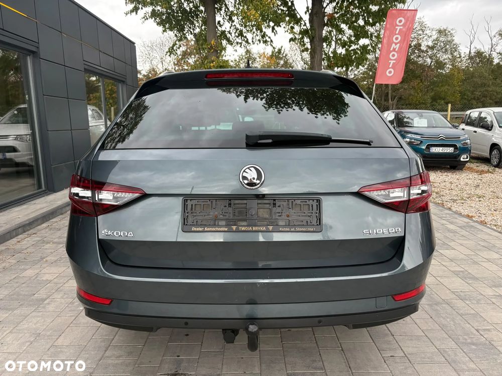 Skoda Superb 2.0 TDI Sportline DSG - 7