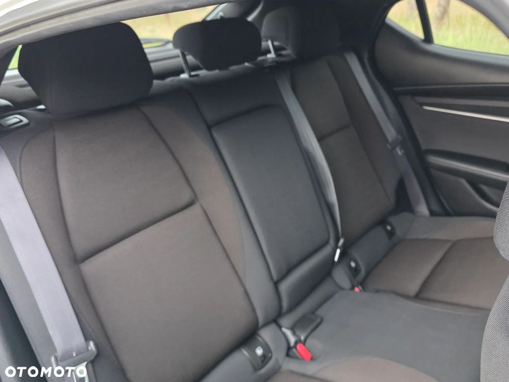 Mazda 3 e-SKYACTIV-G 2.0 M HYBRID - 9