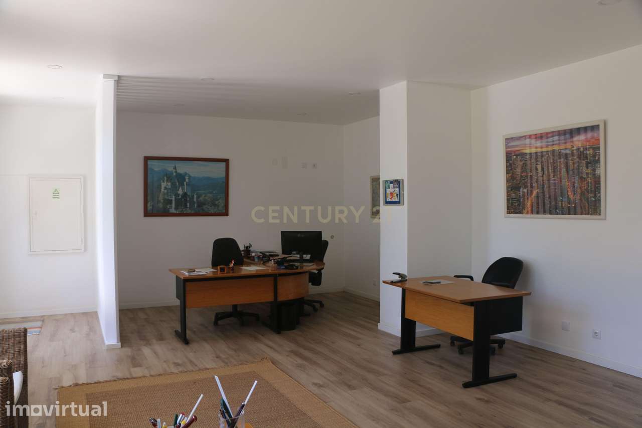 Atelier/Escritório com parqueamento para Arrendamento em Rio de Mouro - Grande imagem: 3/20