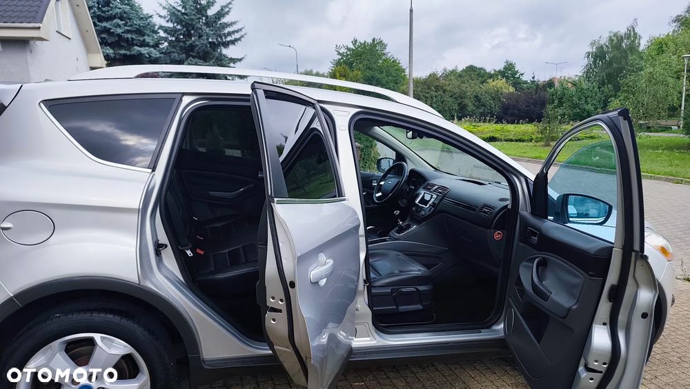 Ford Kuga 2.0 TDCi 4x4 Titanium - 38