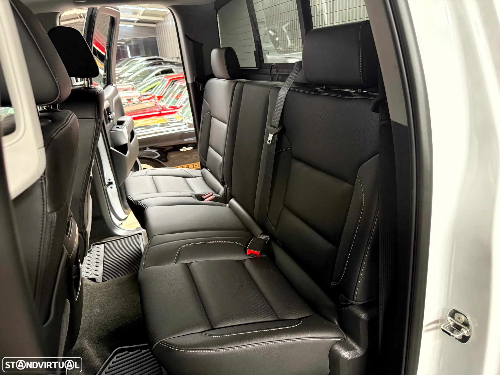 Hummer H2 - 32