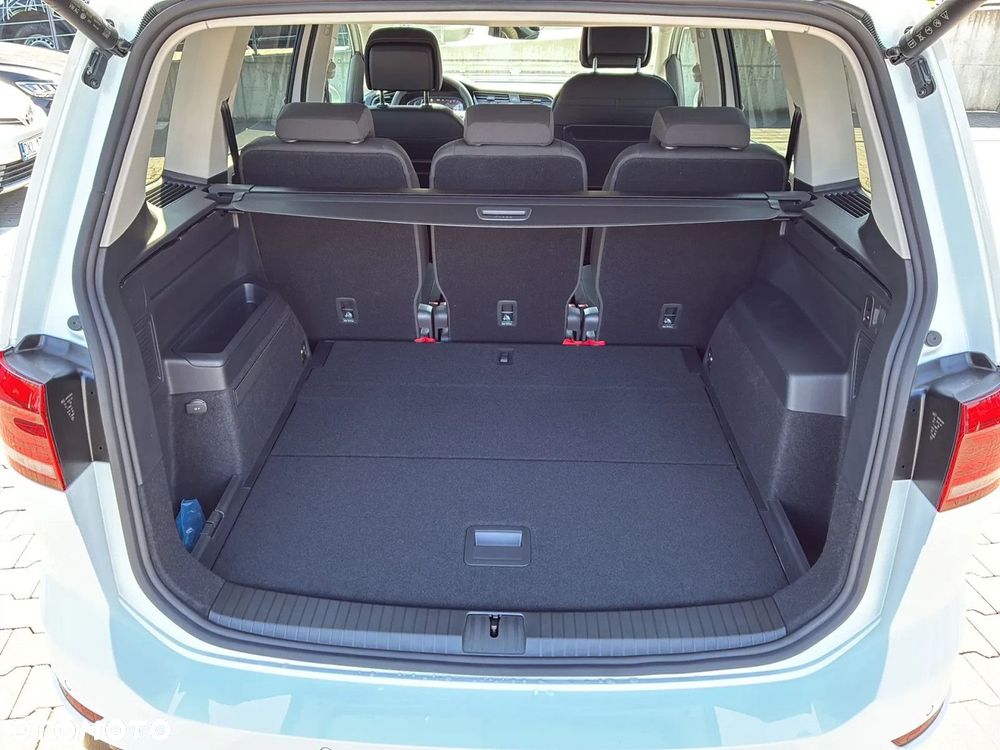 Volkswagen Touran - 19